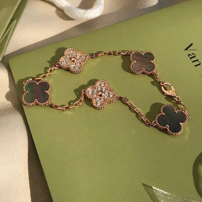 [⭐Veyra] CLOVER 5 MOTIF GRAY MOP BRACELET COLLECTION