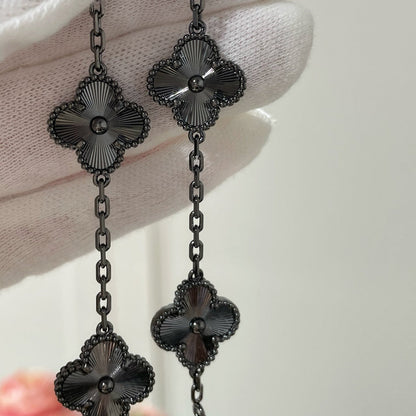 [⭐Veyra]CLOVER 5 MOTIF BLACK BRACELET