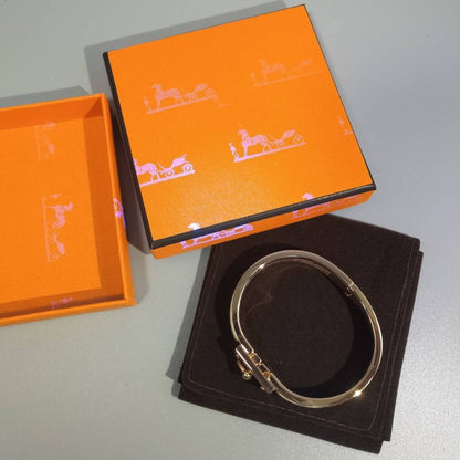 [⭐Veyra]H GREY BRACELET