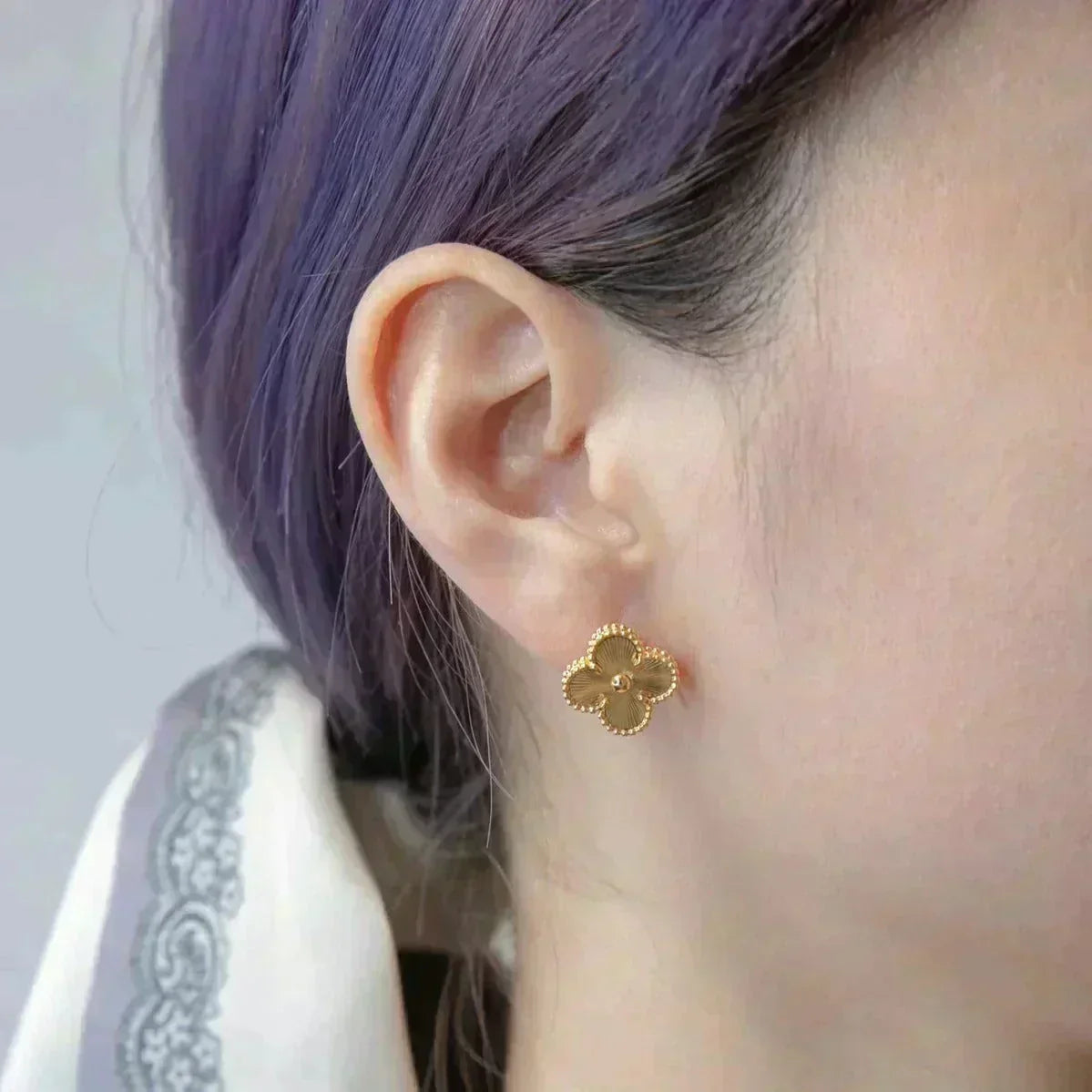 [⭐Veyra]CLOVER MEDIUM 1 MOTIFS LASER EARRINGS