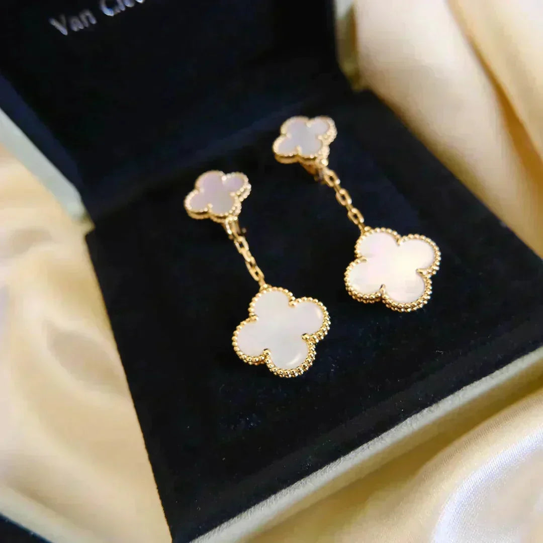 [⭐Veyra]CLOVER 2 MOTIF WHITE MOP EARRINGS