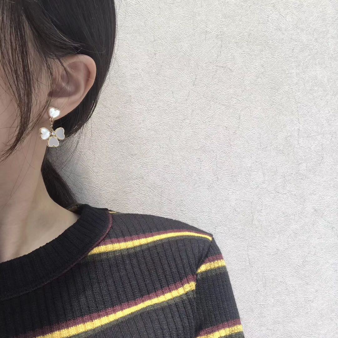 [⭐Veyra]CLOVER SWEET WHITE MOP EARRINGS
