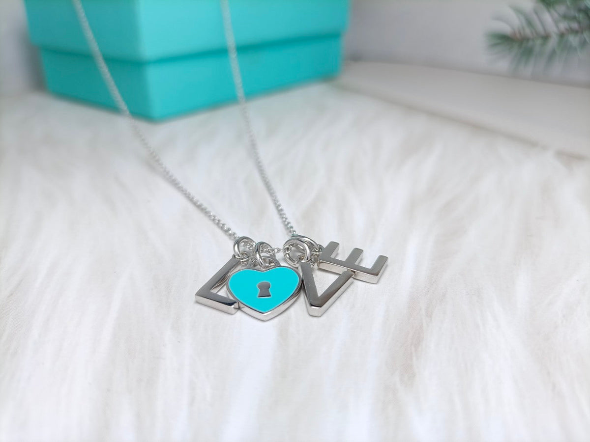 [⭐Veyra Jewels]LOVE TEXT PEDANT NECKLACE
