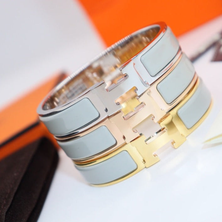 [⭐Veyra]H LIGHT BLUE BRACELET