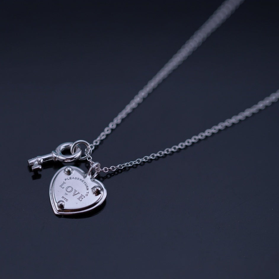 [⭐Veyra Jewels]KEY AND HEART SILVER NECKLACE