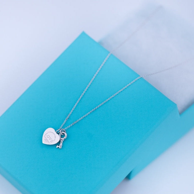 [⭐Veyra Jewels]KEY AND HEART SILVER NECKLACE
