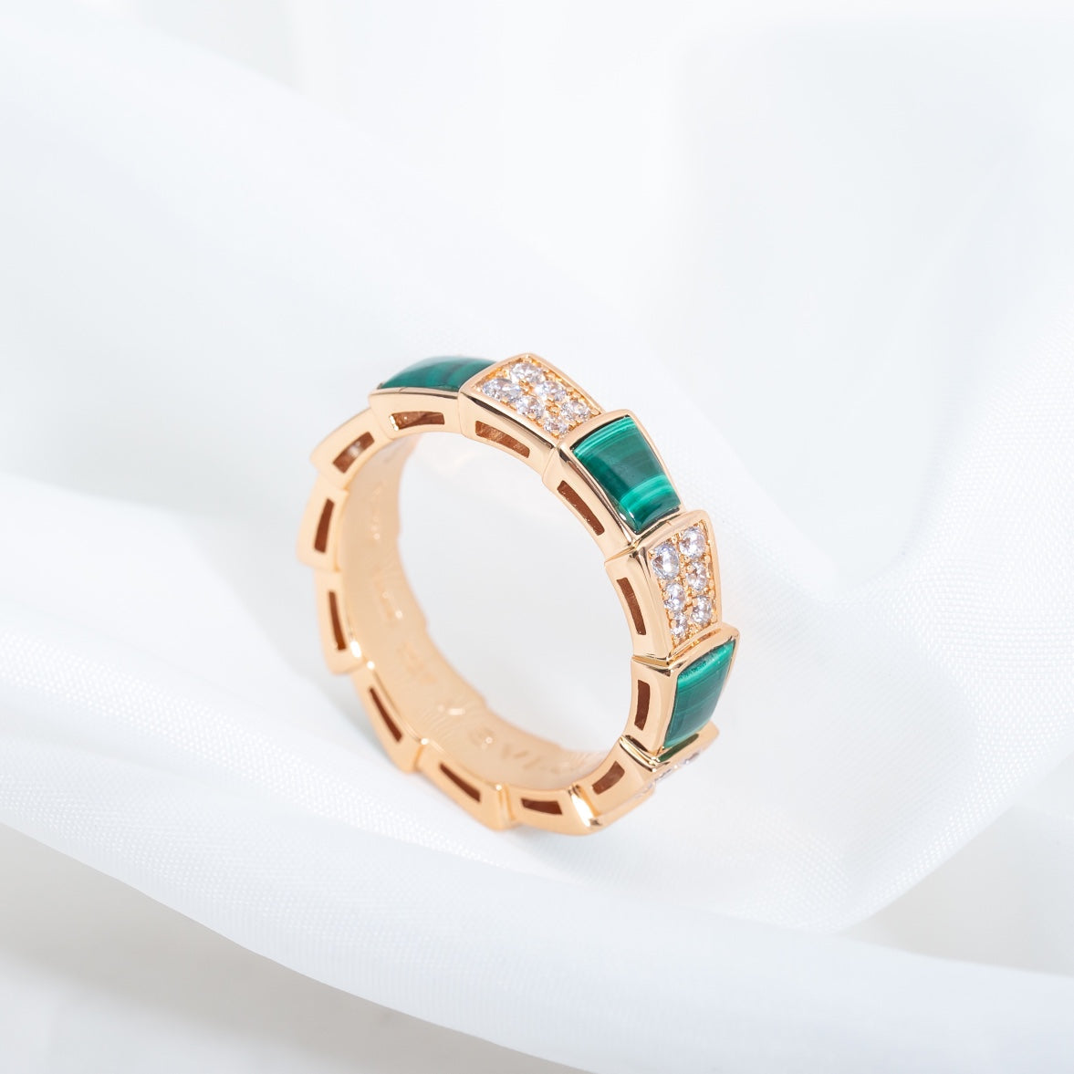 [⭐Veyra]SERPENTI RING PINK GOLD MALACHITE DIAMOND PAVED 4MM