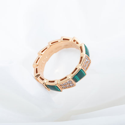 [⭐Veyra]SERPENTI RING PINK GOLD MALACHITE DIAMOND PAVED 4MM