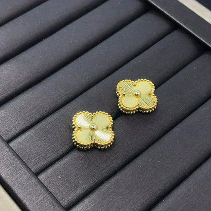 [⭐Veyra]CLOVER MINI 9.5MM LASER EARRINGS