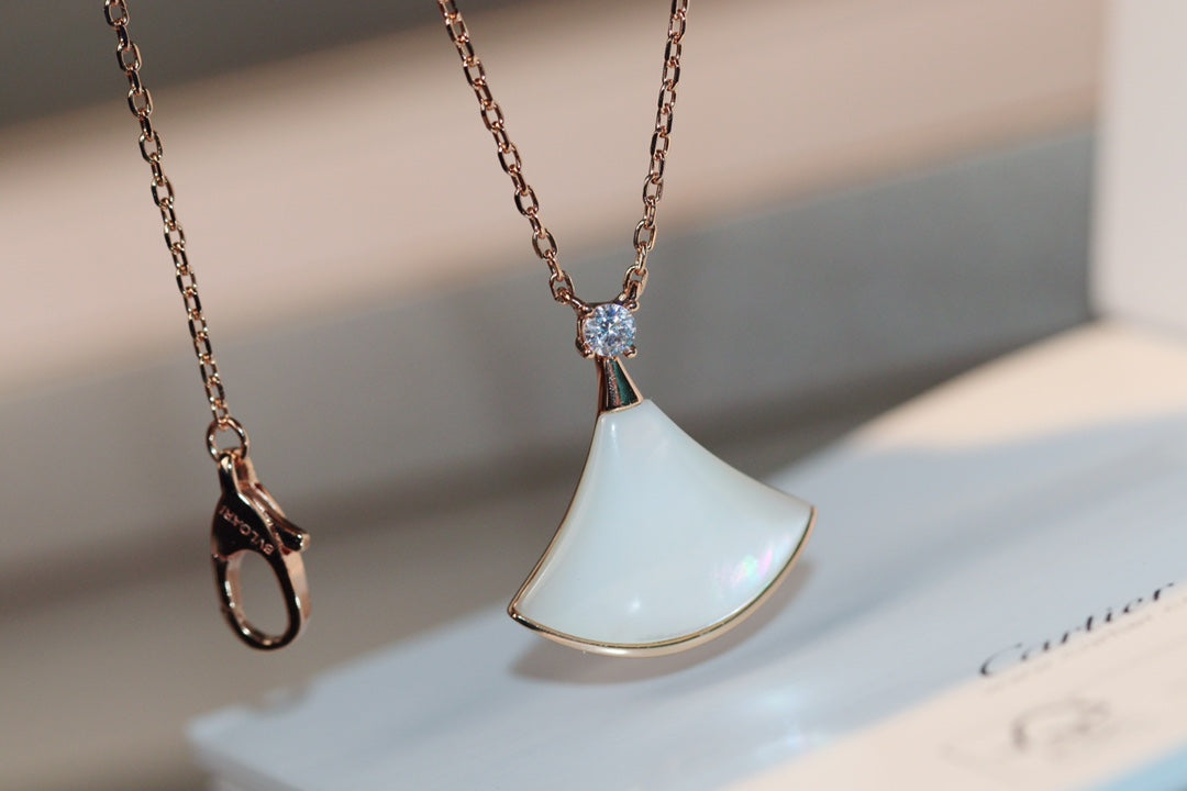[⭐Veyra]DREAM NECKLACE WHITE MOP PINK GOLD 1 DIAMOND