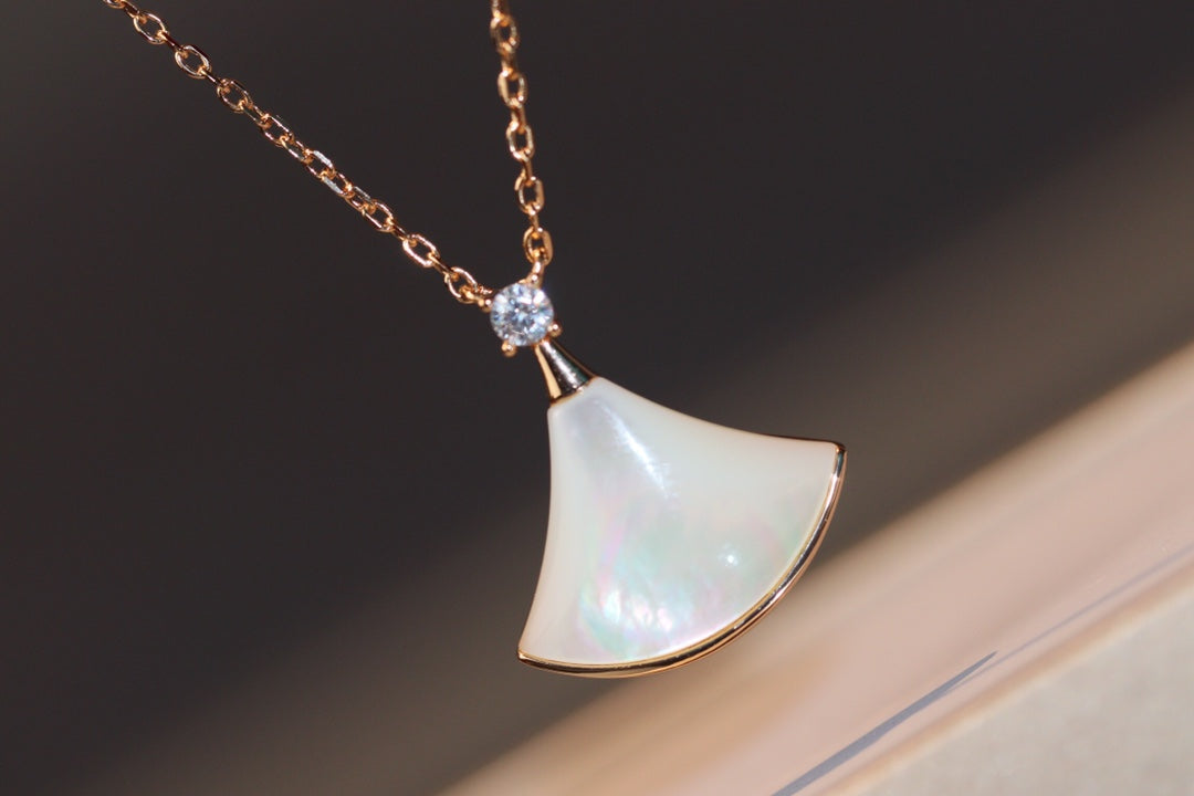 [⭐Veyra]DREAM NECKLACE WHITE MOP PINK GOLD 1 DIAMOND