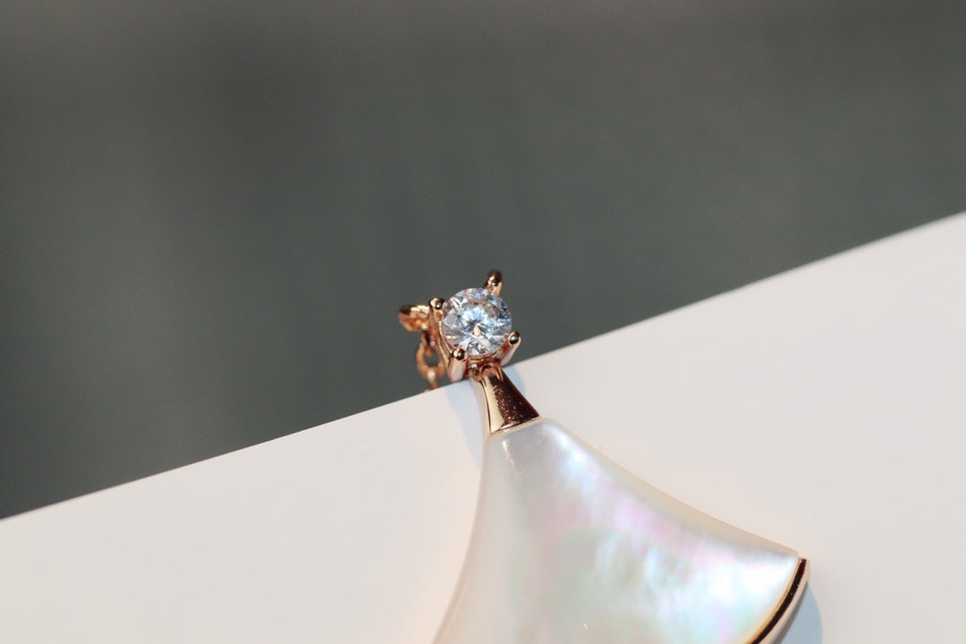 [⭐Veyra]DREAM NECKLACE WHITE MOP PINK GOLD 1 DIAMOND