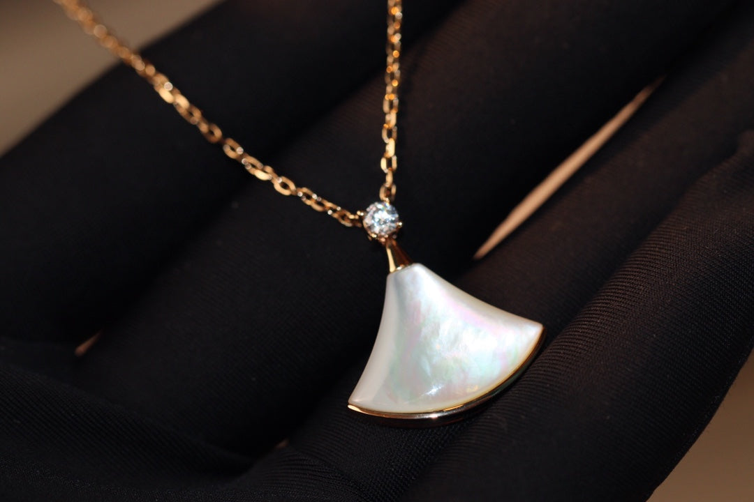 [⭐Veyra]DREAM NECKLACE WHITE MOP PINK GOLD 1 DIAMOND