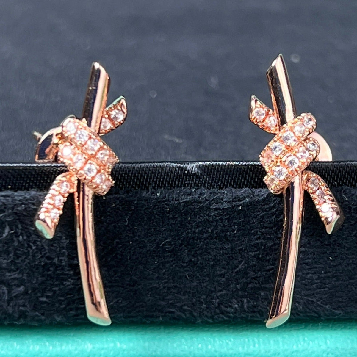 [⭐Veyra Jewels]KNOT EARRINGS PINK GOLD DIAMOND