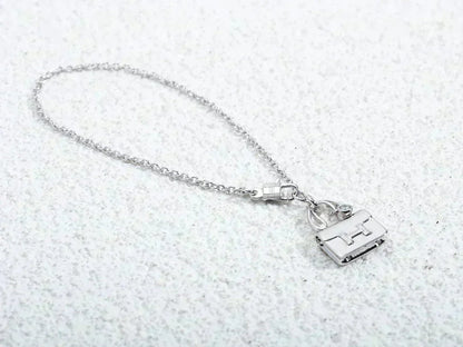[⭐Veyra]AMULETTE PEDANT SILVER NECKLACE