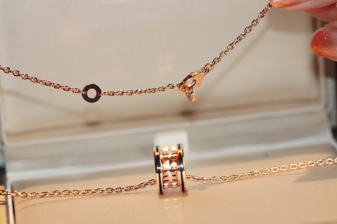 [⭐Veyra]ZERO 1 ROCK PEDANT PINK GOLD BLACK NECKLACE