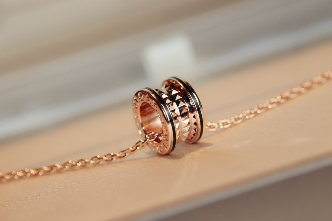 [⭐Veyra]ZERO 1 ROCK PEDANT PINK GOLD BLACK NECKLACE