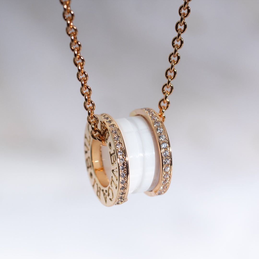 [⭐Veyra]ZERO 1 WHITE CERAMIC PINK GOLD DIAMOND NECKLACE