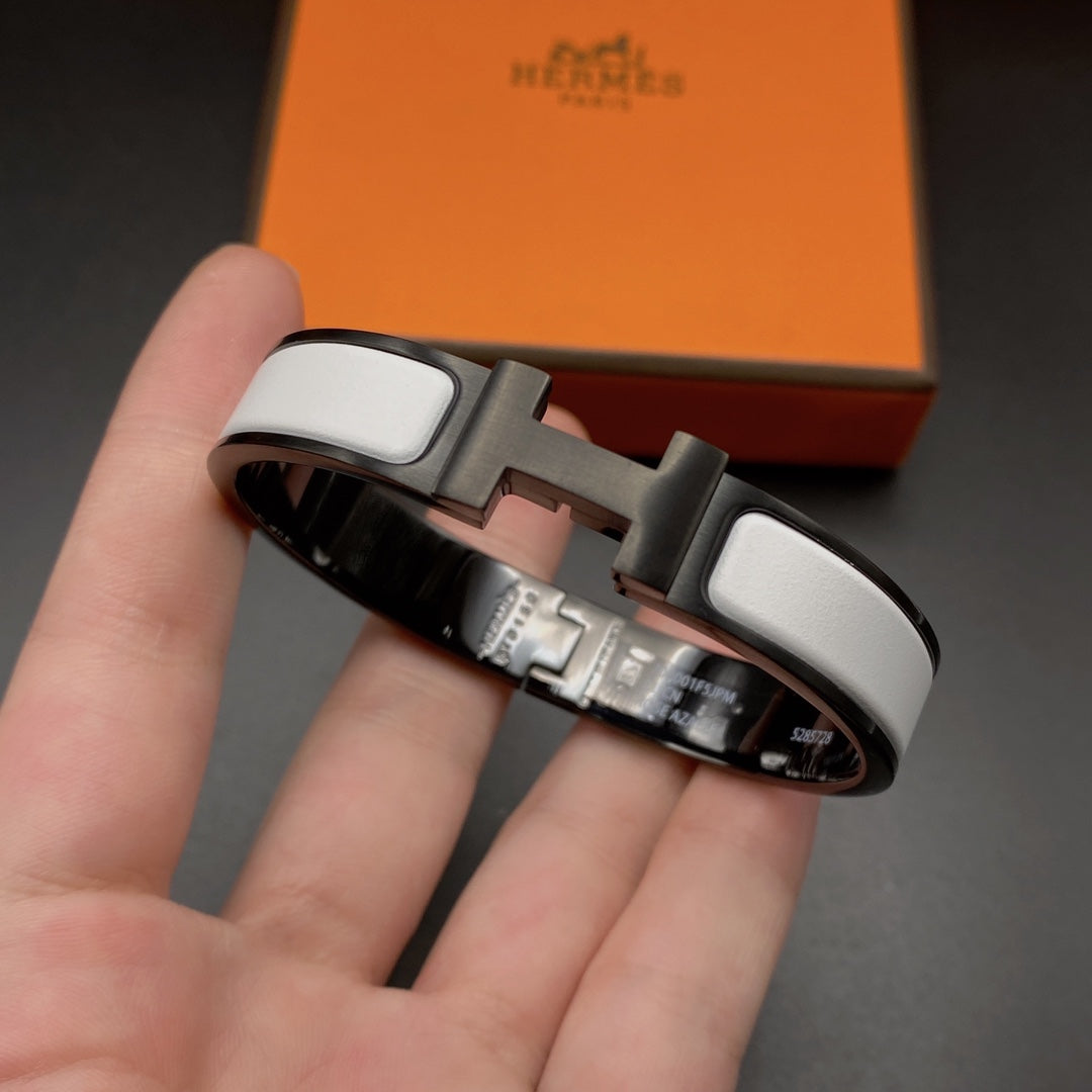 [⭐Veyra]H BRACELET 12MM BLACK WHITE CERAMIC