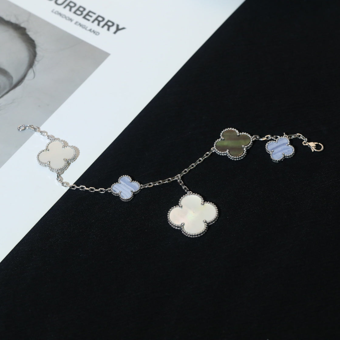 [⭐Veyra]CLOVER BRACELET 5 MOTIFS MOP CHALCEDONY SILVER