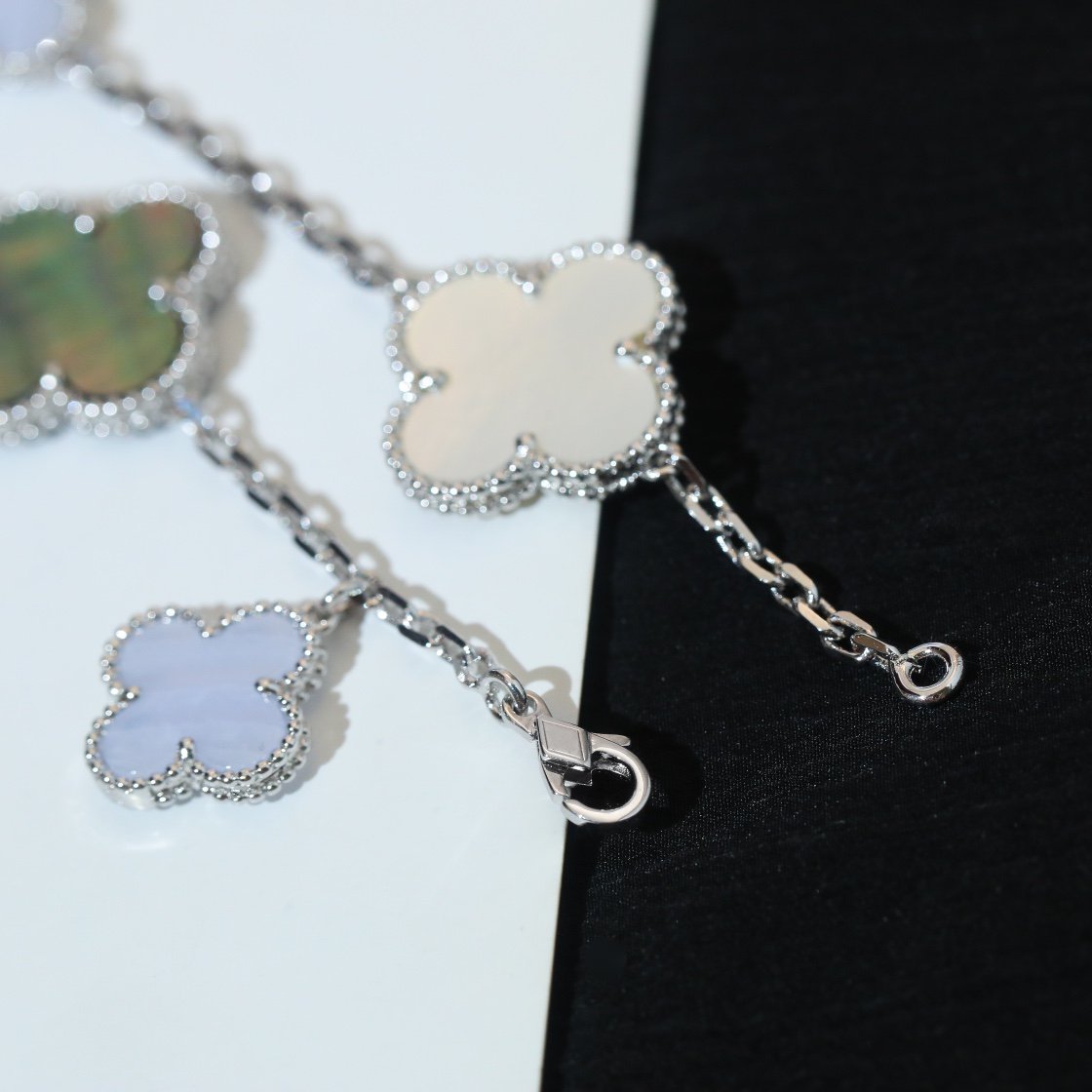 [⭐Veyra]CLOVER BRACELET 5 MOTIFS MOP CHALCEDONY SILVER
