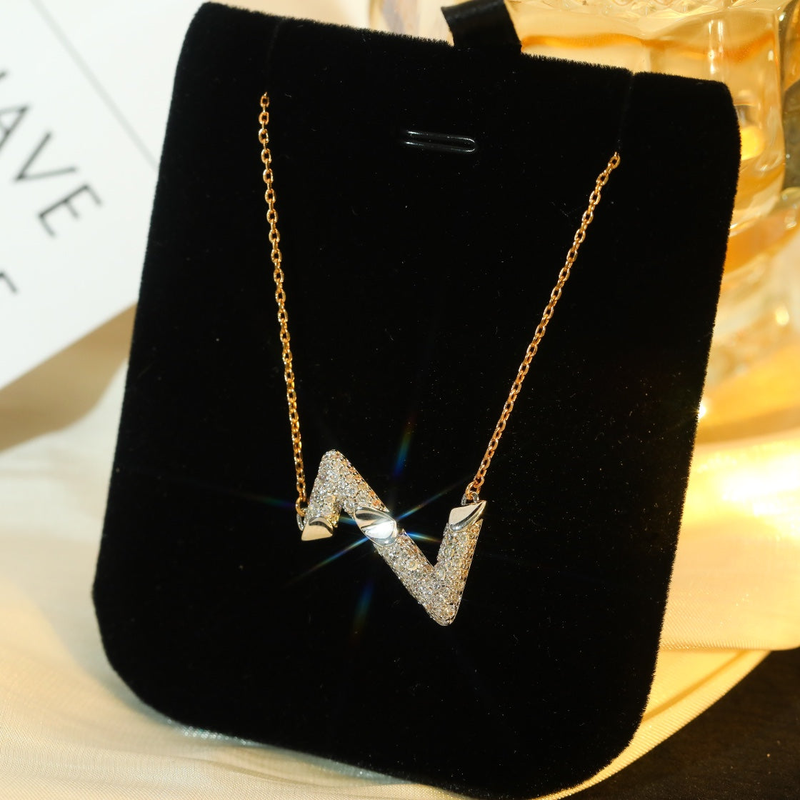 [⭐Veyra]VOLT SILVER DIAMOND PEDANT NECKLACE