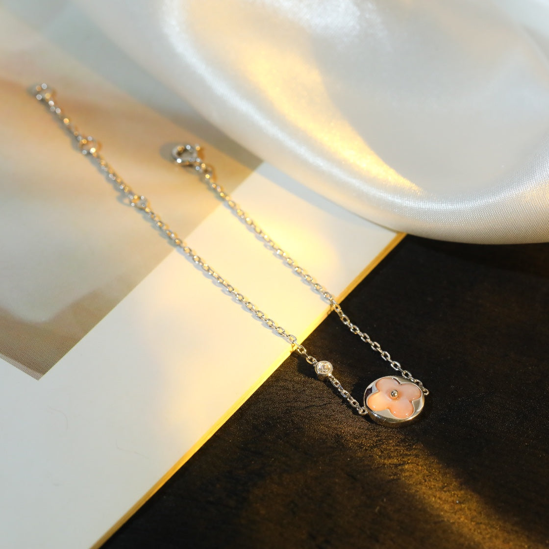 [⭐Veyra]SUN MOTIF PINK MOP SILVER BRACELET