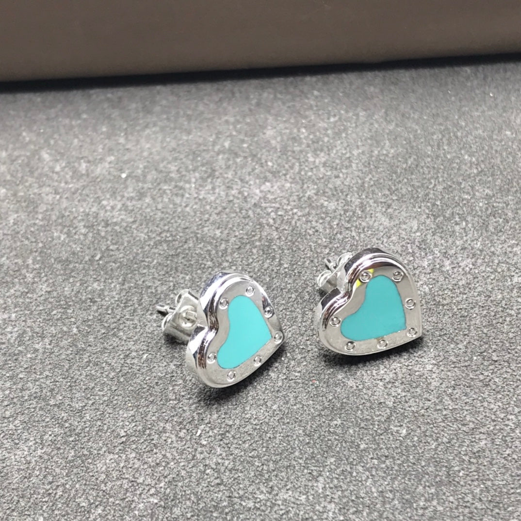 [⭐Veyra Jewels]HEART STUD SILVER EARRINGS
