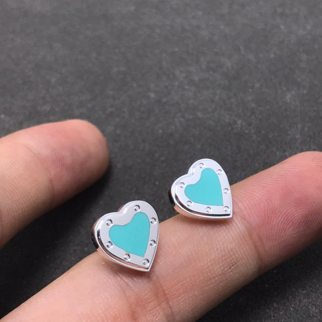 [⭐Veyra Jewels]HEART STUD SILVER EARRINGS