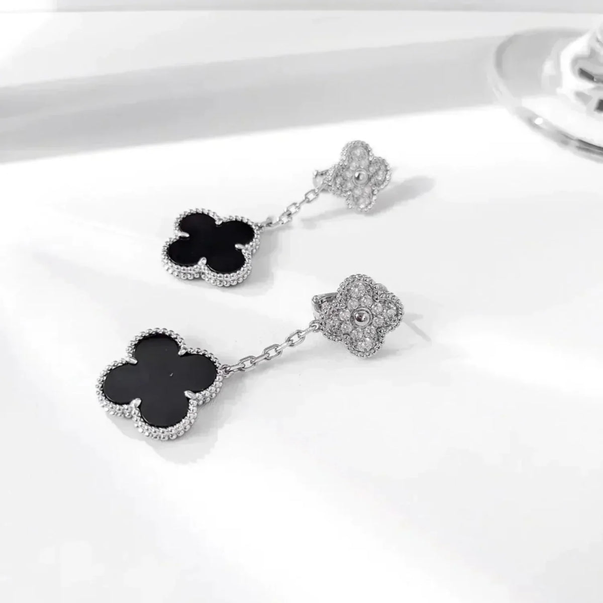 [⭐Veyra]CLOVER 2 MOTIFS  DIAMOND ONYX EARRINGS SILVER