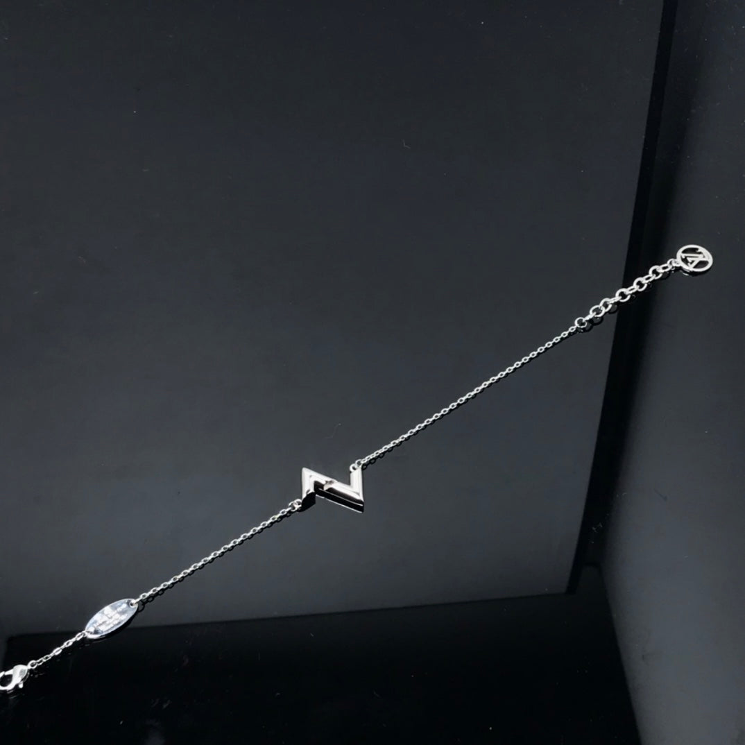 [⭐Veyra]VOLT LV LOGO BRACELET