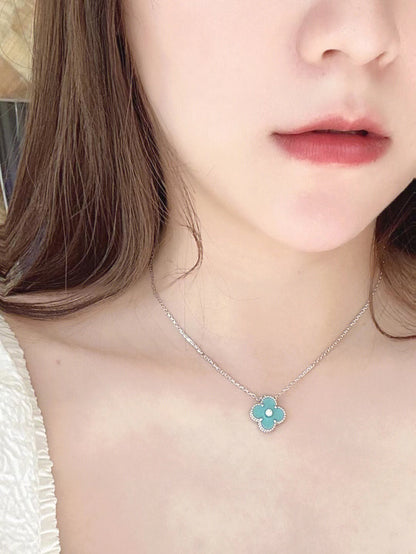 [⭐Veyra]CLOVER 1 DIAMOND LIGHT BLUE SILVER NECKLACE