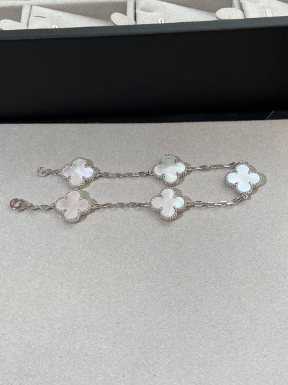 [⭐Veyra]CLOVER WHITE PEARL MOP 5 MOTIF BRACELET COLLECTION