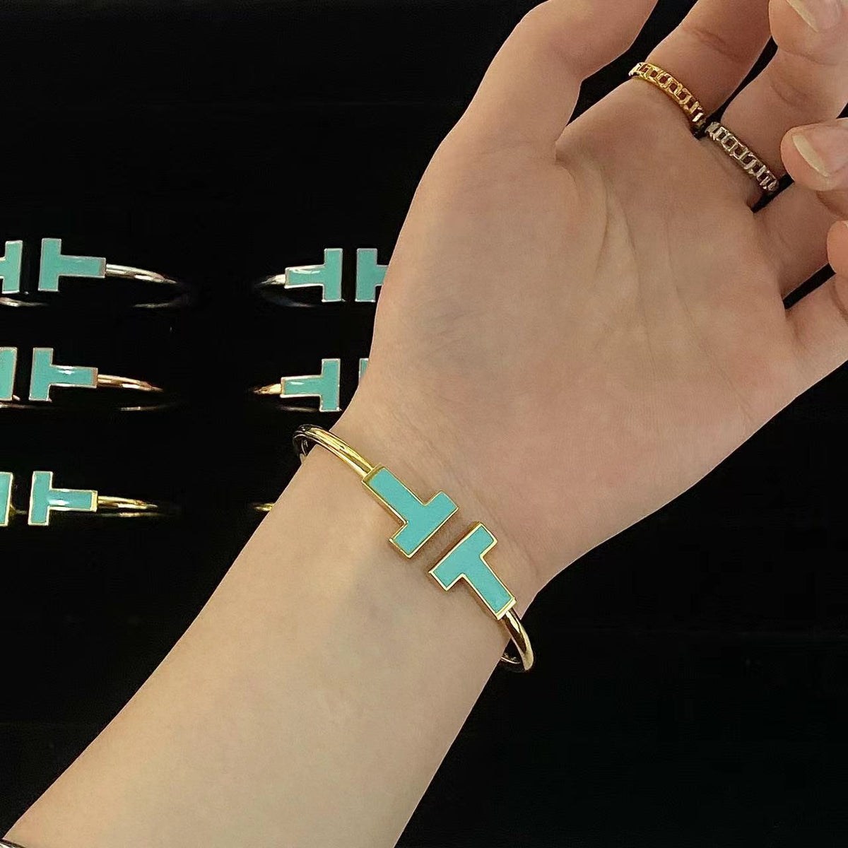 [⭐Veyra Jewels]T WIDE TURQUOISE OPEN BRACELET
