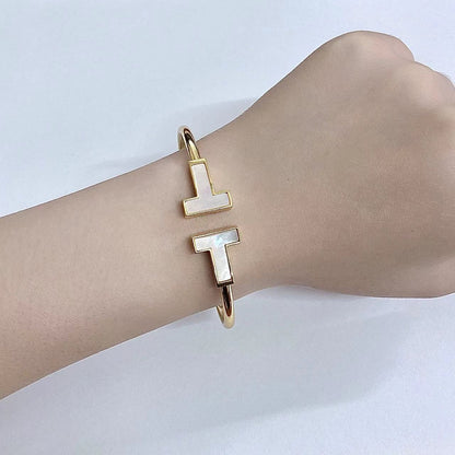 [⭐Veyra Jewels]T WIDE MOP OPEN BRACELET