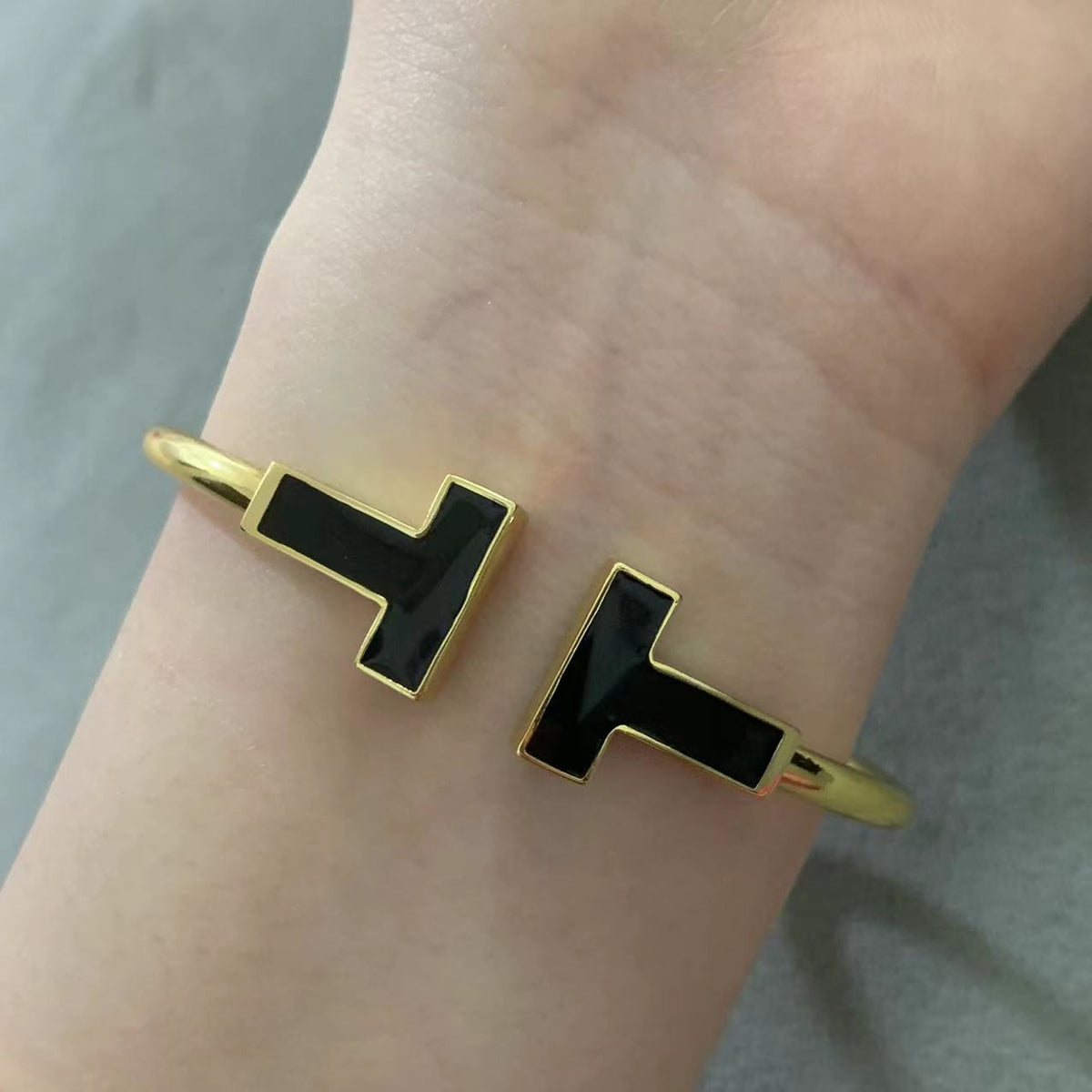 [⭐Veyra Jewels]T WIDE ONYX OPEN BRACELET