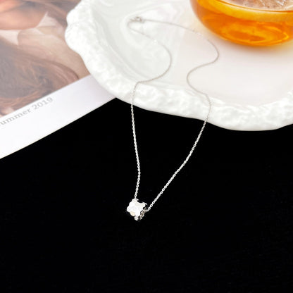 [⭐Veyra]BEE MINI PEDANT DIAMOND NECKLACE