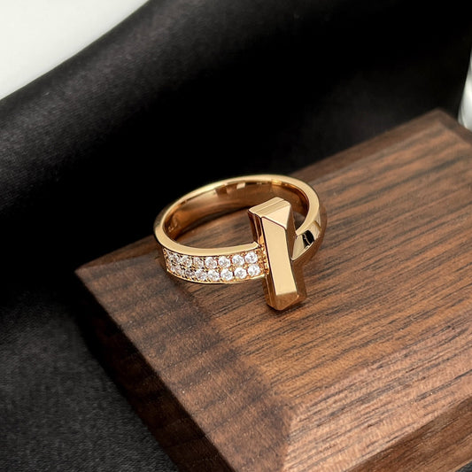 [⭐Veyra Jewels]T WIDE DIAMOND RING