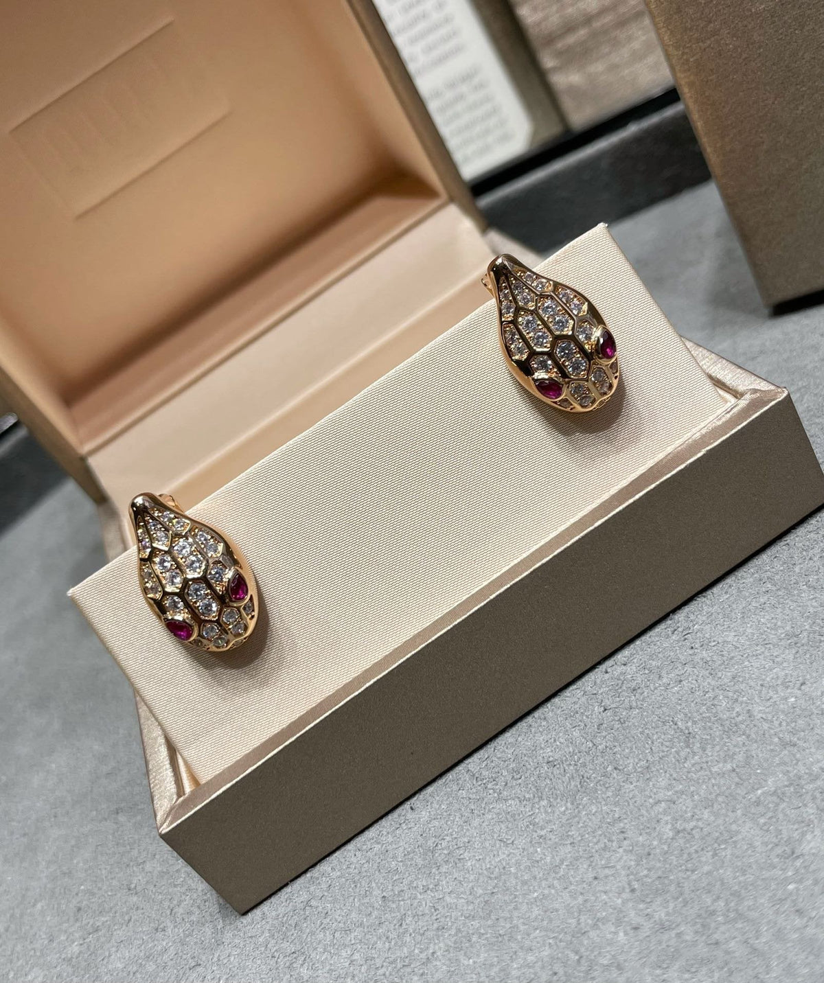 [⭐Veyra]SERPENT DIAMOND STUD EARRINGS