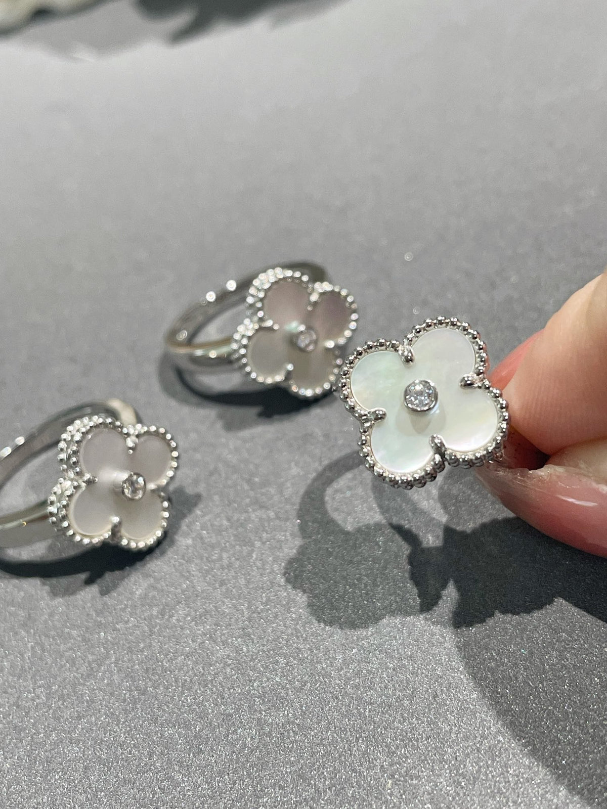 [⭐Veyra]CLOVER SILVER MOP DIAMOND RING
