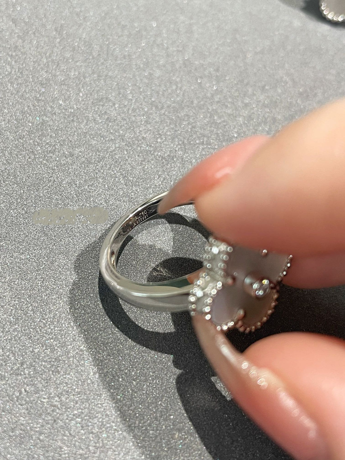 [⭐Veyra]CLOVER SILVER MOP DIAMOND RING