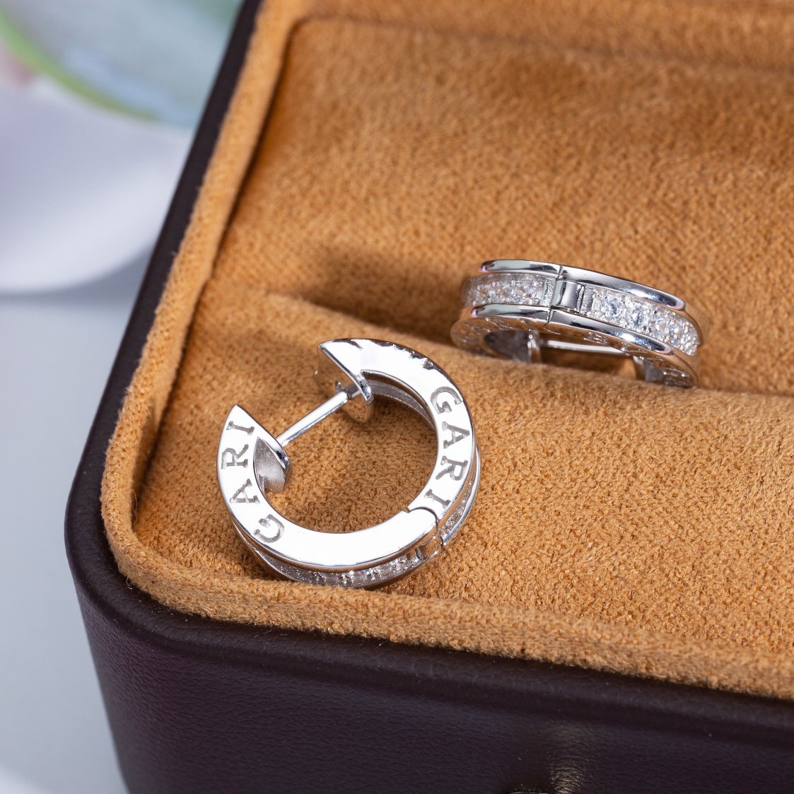 [⭐Veyra]ZERO 1 MINI SILVER DIAMOND EARRINGS