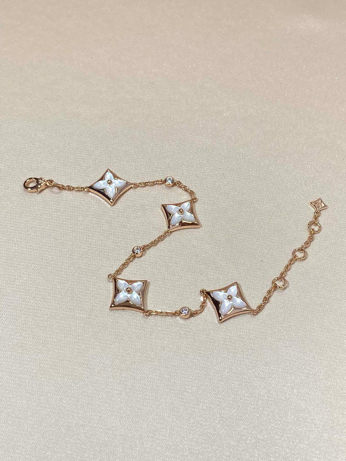 [⭐Veyra]STAR 4 MOTIF MOP DIAMOND PINK GOLD BRACELET