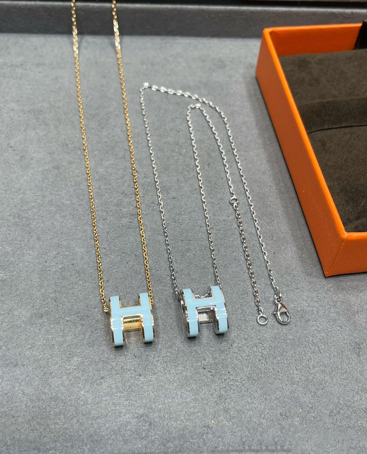 [⭐Veyra]POP H SKY BLUE NECKLACE