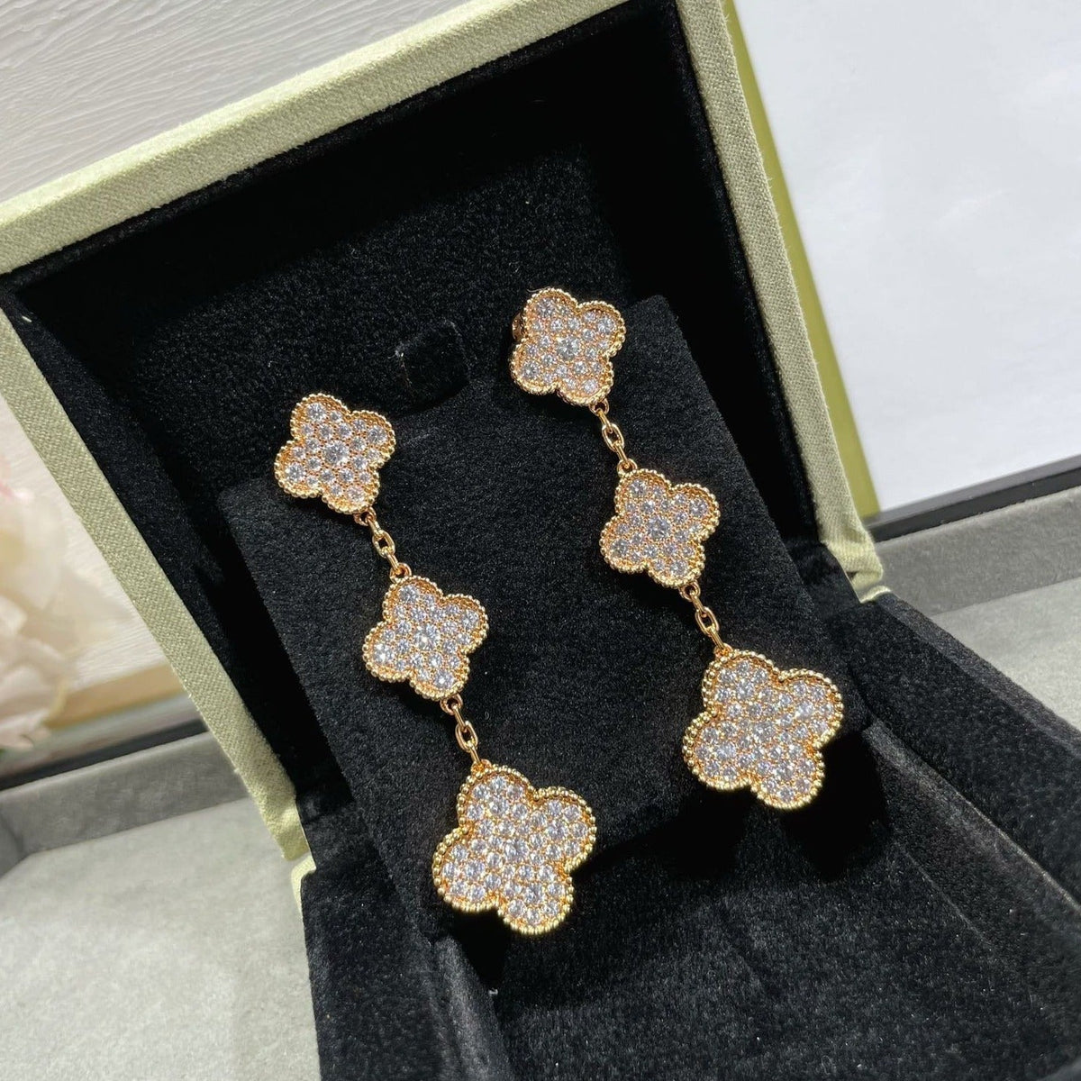 [⭐Veyra]CLOVER 3 MOTIFS DIAMOND PAVED ROSE GOLD EARRINGS