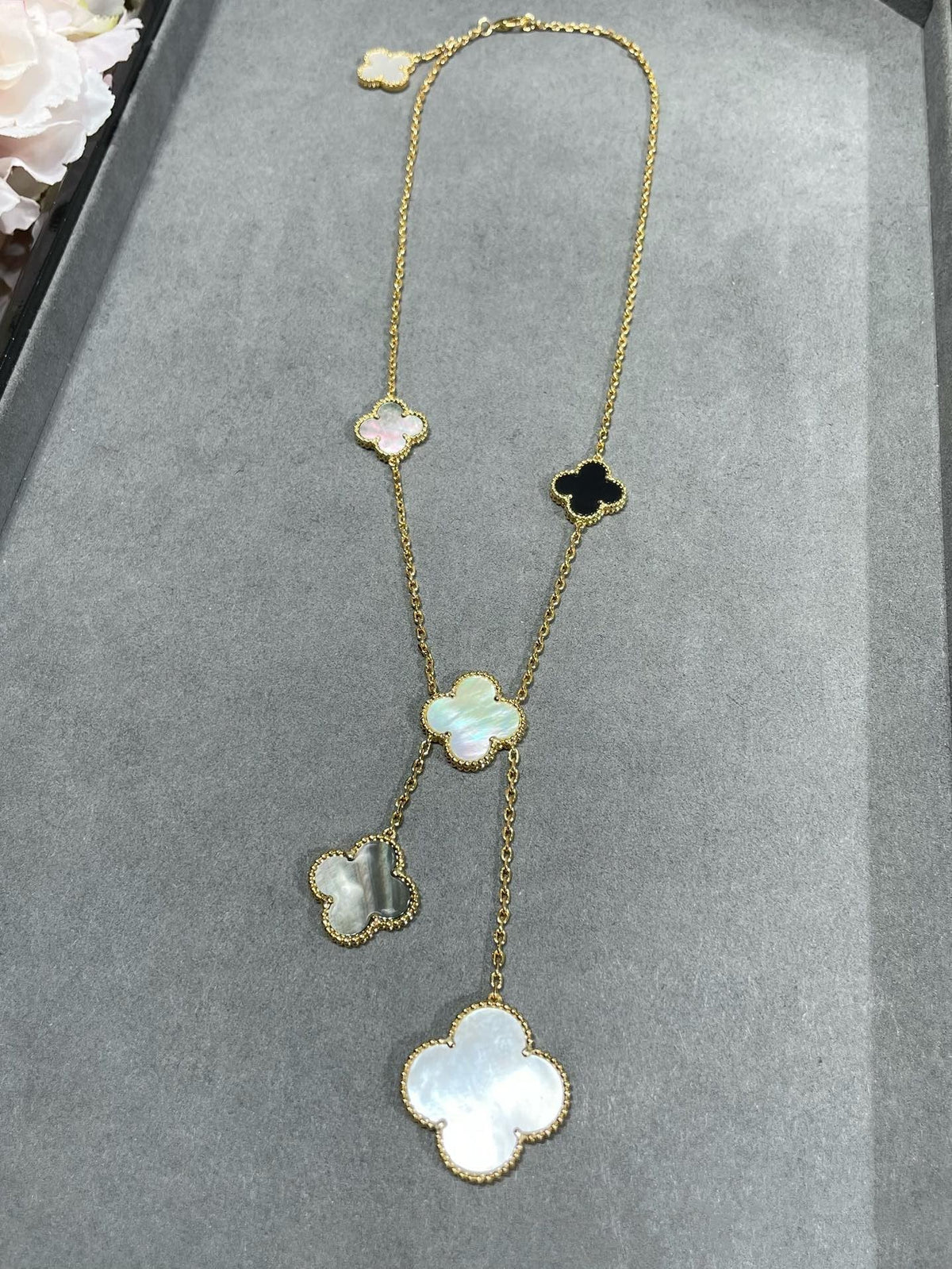 [⭐Veyra]CLOVER 6 MOTIF MOP ONYX GOLD NECKLACE