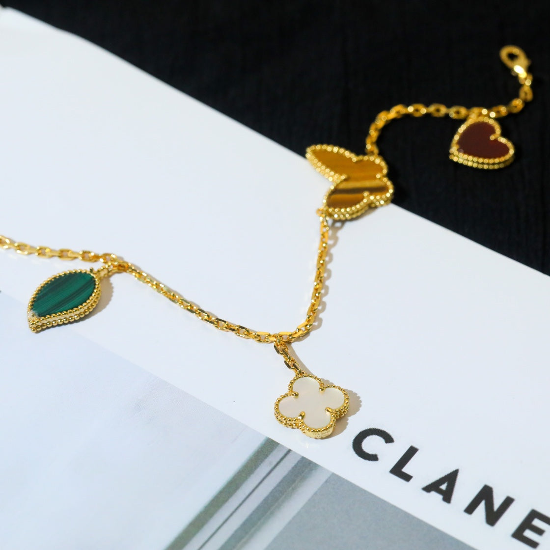 [⭐Veyra]Veyra SPRING 5 MOTIF GOLD BRACELET