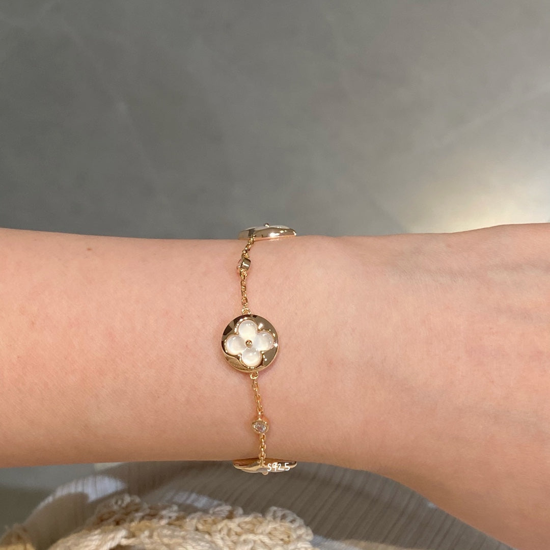 [⭐Veyra]STAR AND SUN 4 MOTIF WHITE MOP PINK GOLD BRACELET