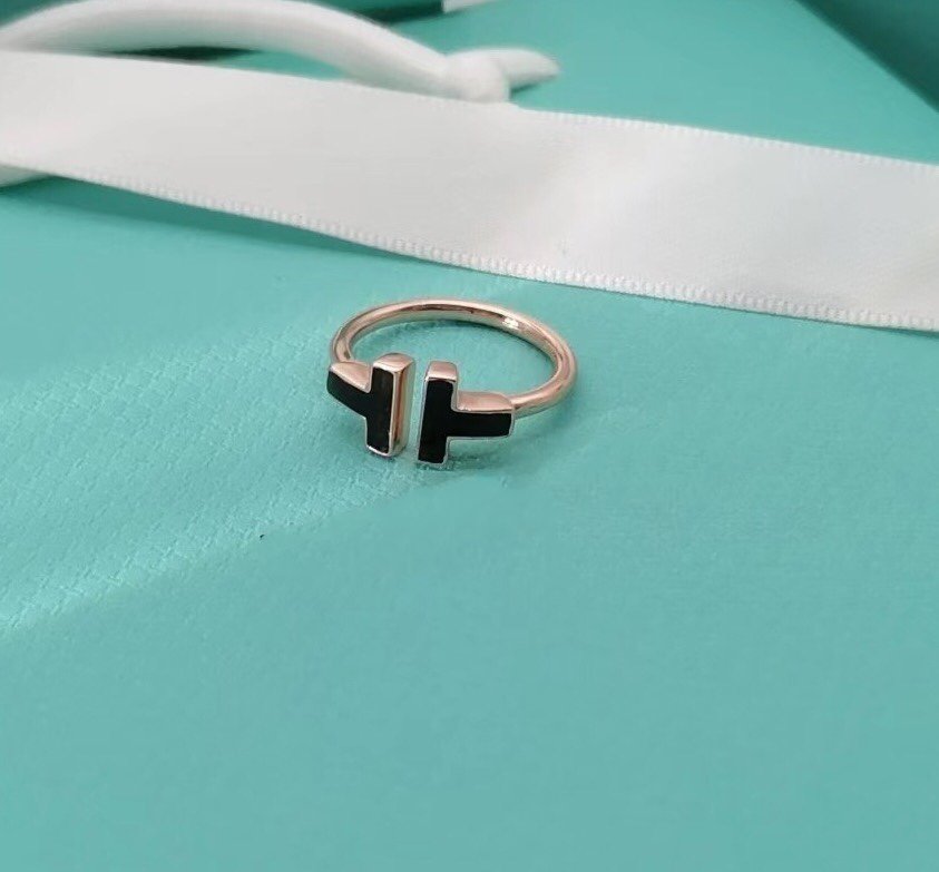 [⭐Veyra Jewels]T SMALL ONYX PINK GOLD RING