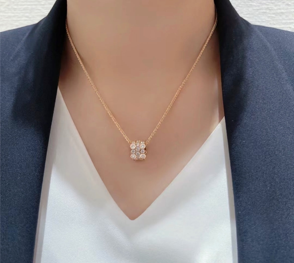 [⭐Veyra]BEE LOVE DIAMOND PAVED 3 ROW NECKLACE